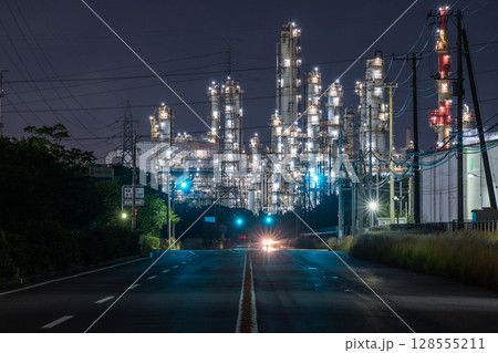 《茨城県》鹿島臨海工業地帯・工場夜景 《茨城県》鹿島臨海工業地帯・工場夜景 128555211