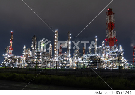 《茨城県》鹿島臨海工業地帯・工場夜景 《茨城県》鹿島臨海工業地帯・工場夜景 128555244