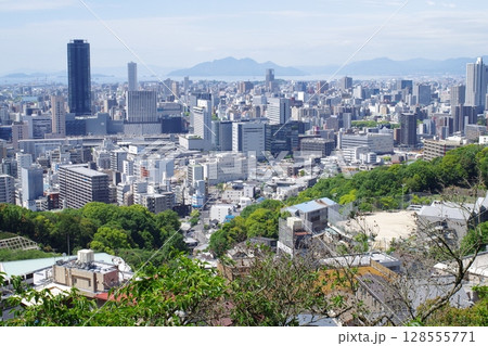 長尾山から眺めた広島の街並み 128555771