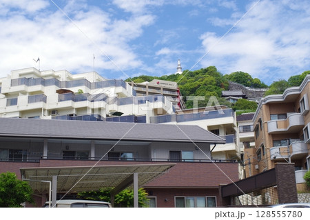 二葉山麓の家並の景色 二葉山麓の家並の景色 128555780