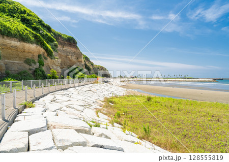 《千葉県》屏風ヶ浦・夏の青空 《千葉県》屏風ヶ浦・夏の青空 128555819