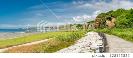 《千葉県》屏風ヶ浦・夏の青空 128555822