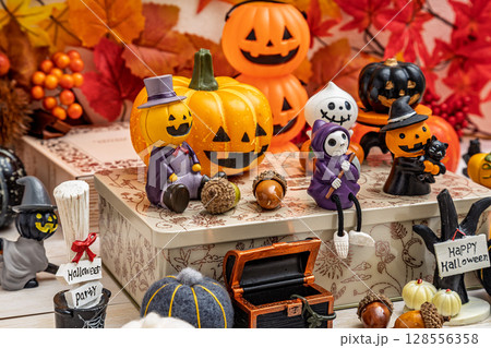 ハロウィーンの飾り付け 128556358