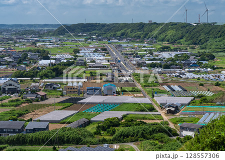 《千葉県》飯岡刑部岬の眺望・夏の青空 128557306