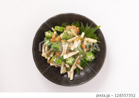 長芋オクラ めかぶ納豆 長芋オクラ めかぶ納豆 128557352