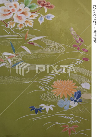 アンティークの着物生地 アンティークの着物生地 128557472