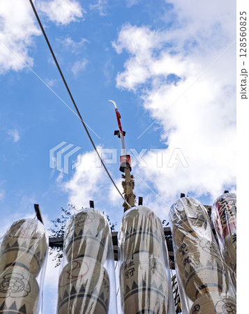 祇園祭の高揚感を切り取って 祇園祭の高揚感を切り取って 128560825