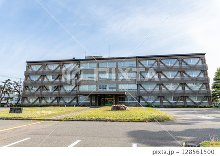 新潟県新潟市　新潟地方裁判所／新潟家庭裁判所／新潟検察審査会 128561500