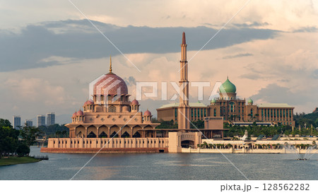 Putra Mosque and Perdana Putra government complex across Putrajaya Lake, Putrajaya, Malaysia 128562282