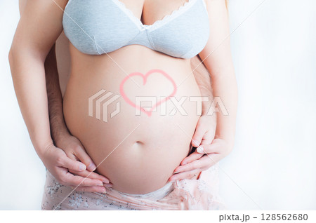 pregnant woman pregnant woman 128562680