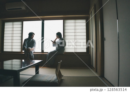 inbound tourist 128563514