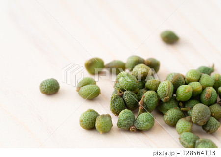 山椒の実（実山椒） 128564113
