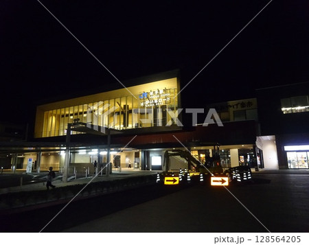 夜の米子駅 夜の米子駅 128564205