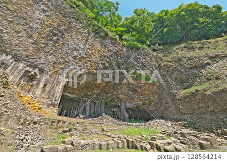【玄武洞公園 玄武洞】 兵庫県豊岡市赤石 【玄武洞公園 玄武洞】 兵庫県豊岡市赤石 128564214
