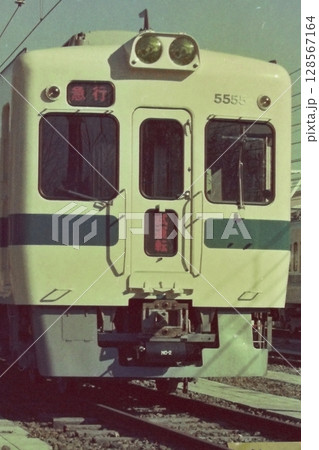 小田急・5200形のゾロ目・5555号車、大野検車区、入線した直後の1979年1月6日 128567164