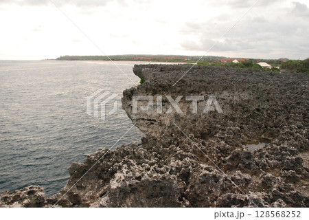 ウォーター・ブロウ（ヌサドゥア／バリ島･インドネシア） 128568252
