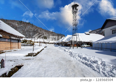 雪の大内宿 雪の大内宿 128568504