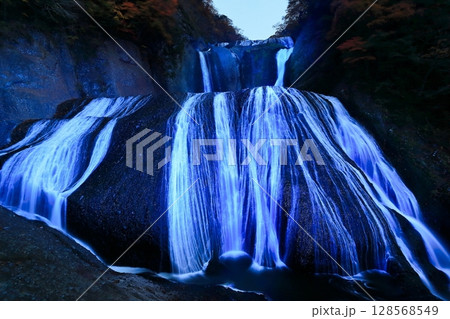 【茨城県】袋田の滝のライトアップ 128568549