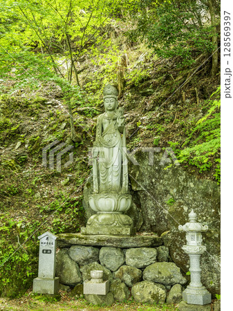 四国八十八箇所12番　焼山寺　十三仏（観世音菩薩）　徳島県神山町 128569397