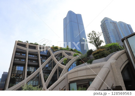 麻布台ヒルズ　ガーデンプラザ（森JPタワー＆ レジデンスA）　　 128569563