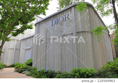 麻布台ヒルズ　Dior （ガーデンプラザC）　 128569963
