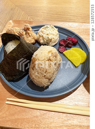 おにぎりランチ 128572553