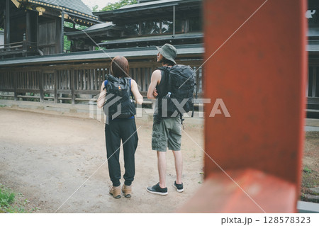 inbound tourist 128578323