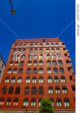 烏丸通りの空とビル群(烏丸五条から烏丸四条まで) 烏丸通りの空とビル群(烏丸五条から烏丸四条まで) 128578701