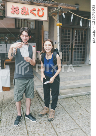 inbound tourist 128579938