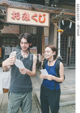 inbound tourist 128579939