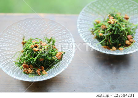 おかひじきのサラダ おかひじきのサラダ 128584231