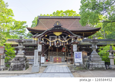 夏の京都　藤森神社　本殿 128584452