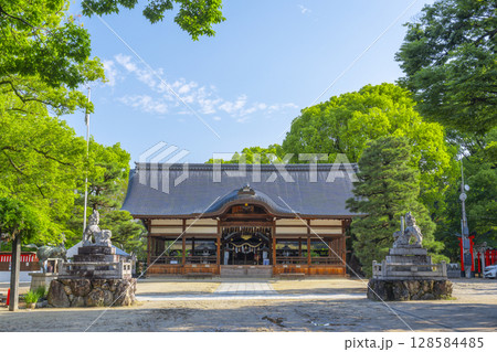 夏の京都　藤森神社　拝殿 128584485