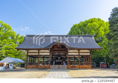 夏の京都　藤森神社　拝殿 128584487