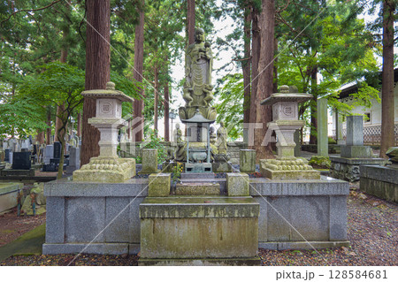岩手 報恩寺 境内の風景 128584681