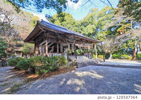 福岡県京都郡みやこ町にある黒田神社拝殿 128587364