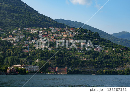 Mountain village on Lake Como, Italy. Villas. 128587381