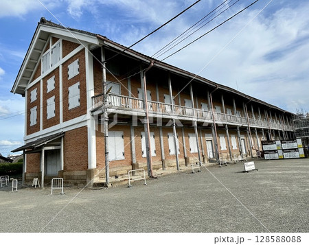 世界遺産/群馬県 富岡市 富岡製糸場 国宝 東置繭所 128588088