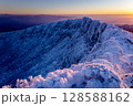 冬の韓国岳の夜明け 128588162