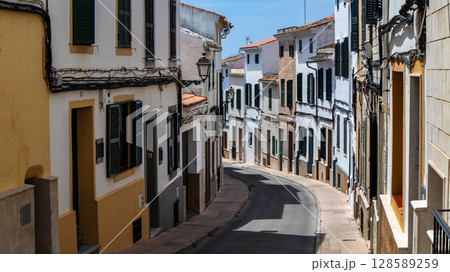 narrow street in the old european town 128589259