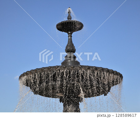 Fountain in Nizhny Novgorod showcasing intricate design in sunny weather 128589617