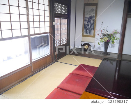 日本家屋　和室の風景 128590817