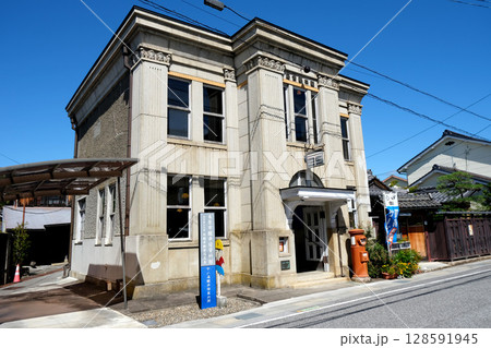 滋賀県米原市_中山道醒井宿_旧醒井郵便局局舎1_2024年9月 128591945