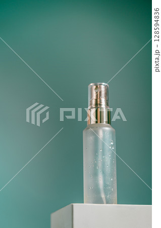 Facial serum spray bottle Facial serum spray bottle 128594836