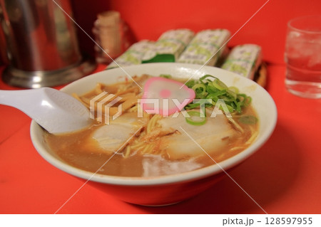 和歌山グルメ　和歌山ラーメンの老舗　井出商店 128597955