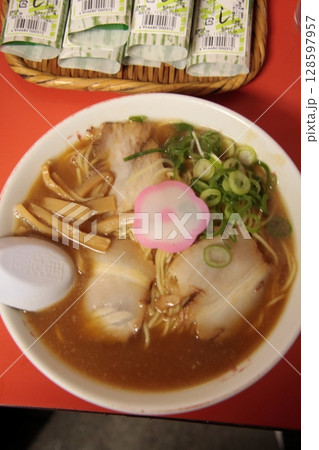 和歌山グルメ　和歌山ラーメンの老舗　井出商店 128597957