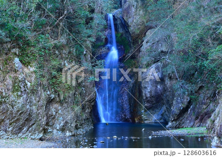 暁嵐の滝(佐伯市上浦) 暁嵐の滝(佐伯市上浦) 128603616