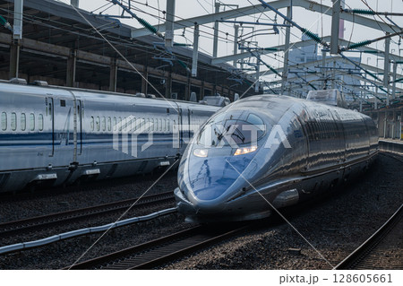 山陽新幹線　徳山駅にて 128605661