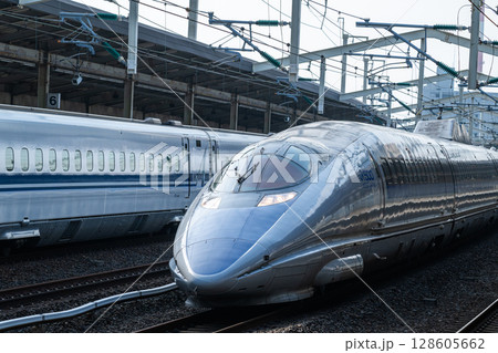 山陽新幹線　徳山駅にて 128605662
