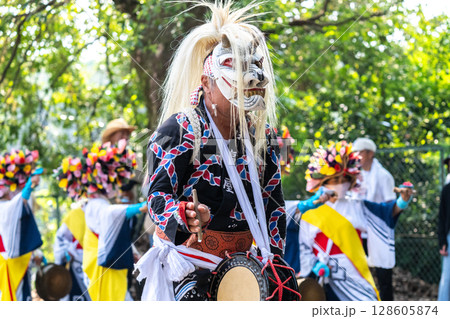 肥前佐賀の伝統芸能　面浮立 128605874